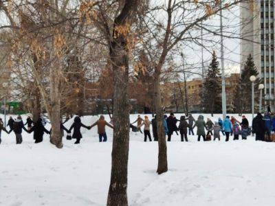 Хоровод за спасение сквера. Фото: ИА "Политсовет"